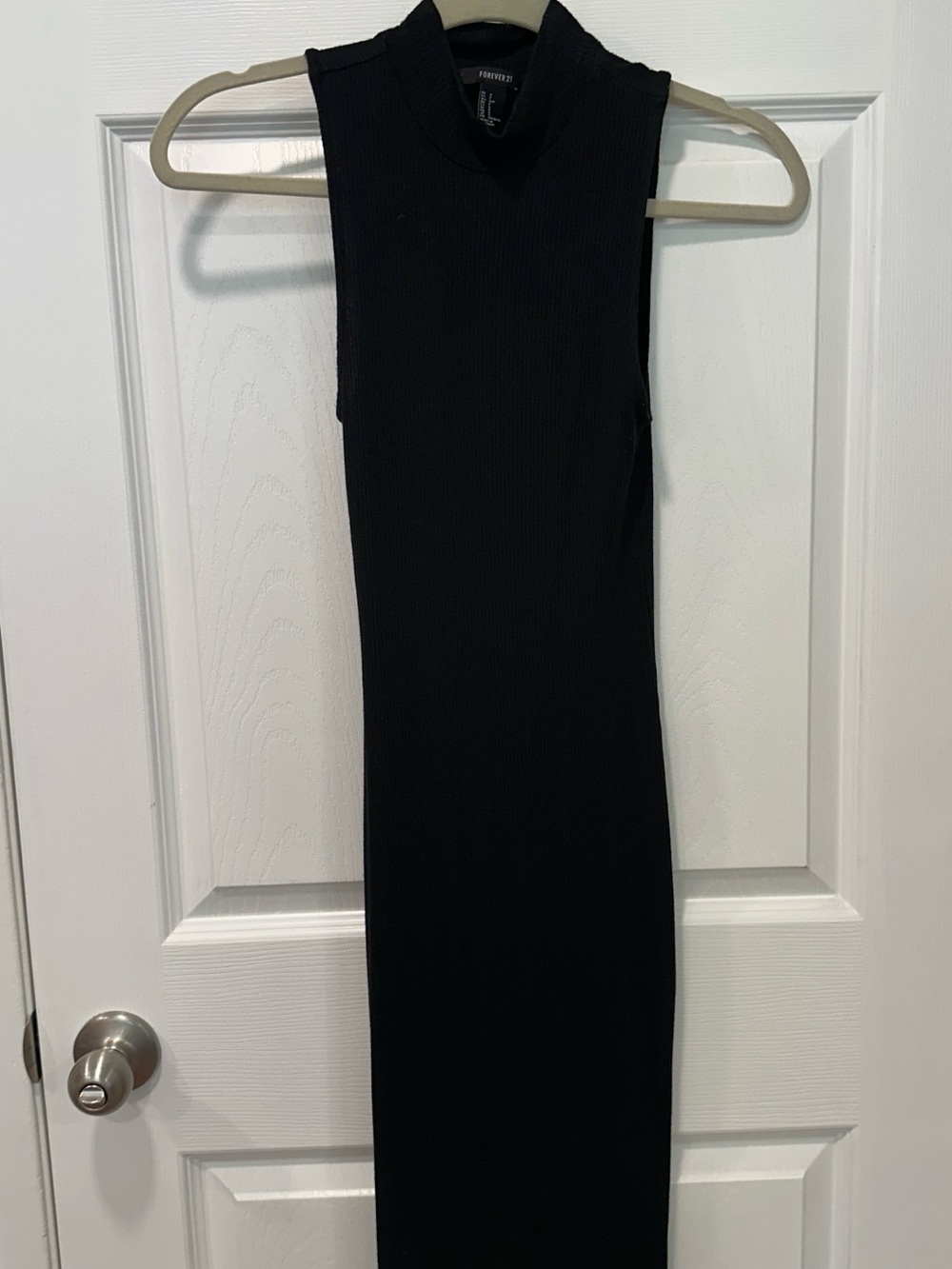 Forever 21 Black Sleeveless Ribbed Midi Dress